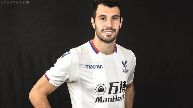 水晶宫发布2017-18赛季第二客场球衣