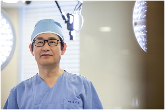 国际眼部大师洪星杓: 因衰老而产生的上睑下垂问题,额部内视镜可以一次解决