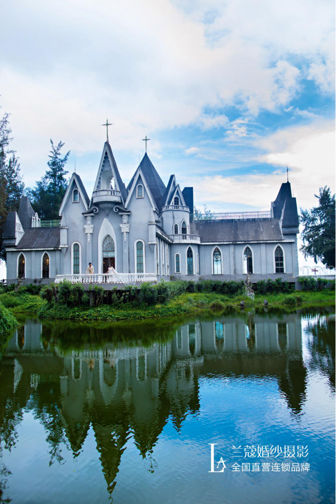 深圳兰蔻照相馆提醒新娘化妆时要注意哪些化妆产品事项