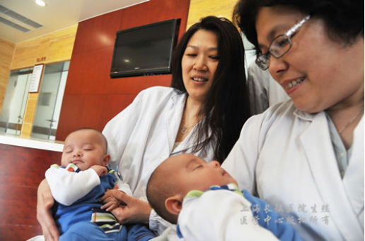 “无精子症”也能爸爸？上海长征医院首创“无精子症”试管婴儿成功