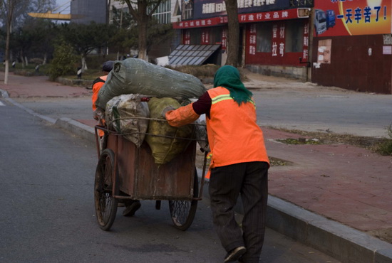 大连建国医院好不好 感恩送福 情暖大连环卫工