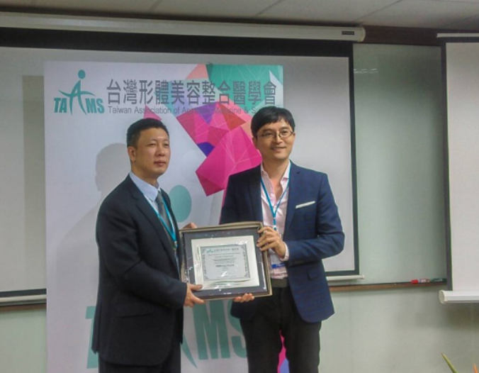 王朝辉与韩雪峰医生跨界交流，迎来医美新篇章