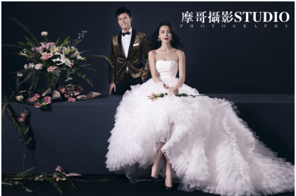 郑州婚纱摄影前十名“多选项”工作室，谛视选择婚纱照排名哪家好