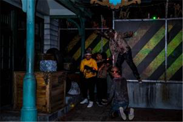 新加坡环球影城万圣节惊魂夜7惊悚启幕