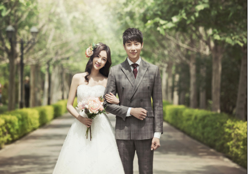 郑州婚纱摄影工作室哪个比较好点【结婚照图片欣赏】摄影价格表一览