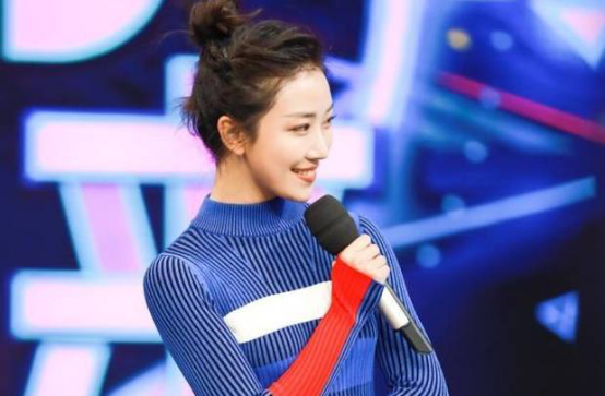 《猎场》的热播火了这位新星，菅纫姿戴DR钻戒勇敢追爱！