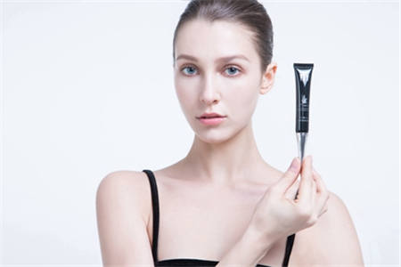 打造高EyeQ女生 推荐每研霜凝眸紧致眼霜