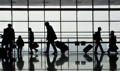 80后白领转型易到车主：为责任坚守，为感动坚持