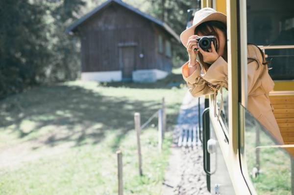 佳能微单EOS M100——高颜值樱花粉陪你看春光