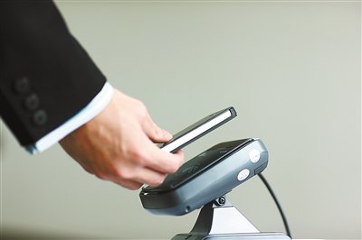 移动支付巨头抢占公共出行