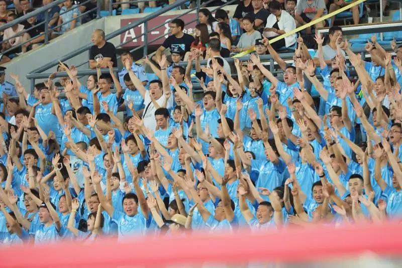百年人寿首次亮相中超 助力大连一方逆转取胜